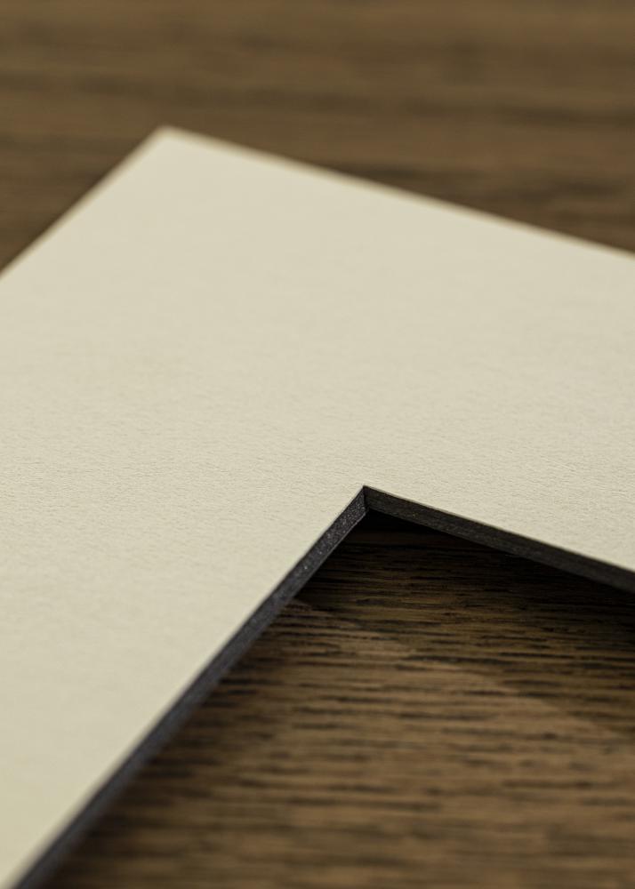 Pasparta Bílá Cerný stred 10x15 cm (4,5x6,5 cm)